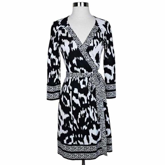 NEW DVF Tallulah Ikat Print V-Neck Wrap Dress Silk Jersey Knit Size 4 - Picture 2 of 7